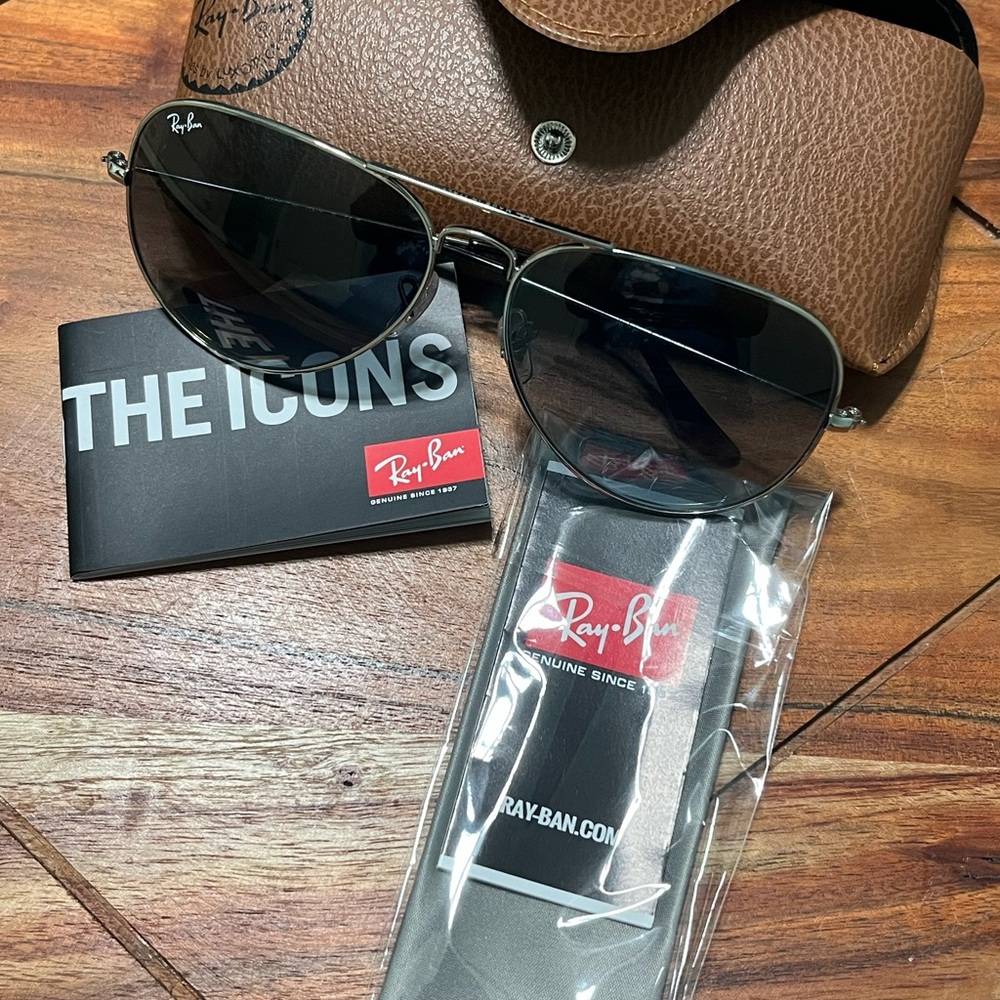 Ray-Ban Aviator Sunglasses RB3025 Gunmetal Grey Gradient Lens 62mm Made in Italy